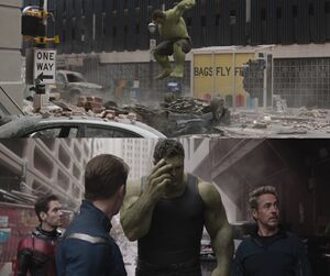 Der bereuende Hulk: Leere Meme Vorlage