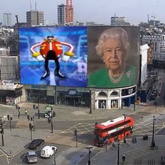 Queen Elizabeth auf einer Plakatwand meme #1