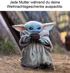 Baby Yoda trinkt Suppe meme #1